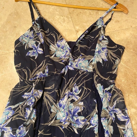 NEW Nikibiki Maxi dress- Size M - Picture 7 of 12